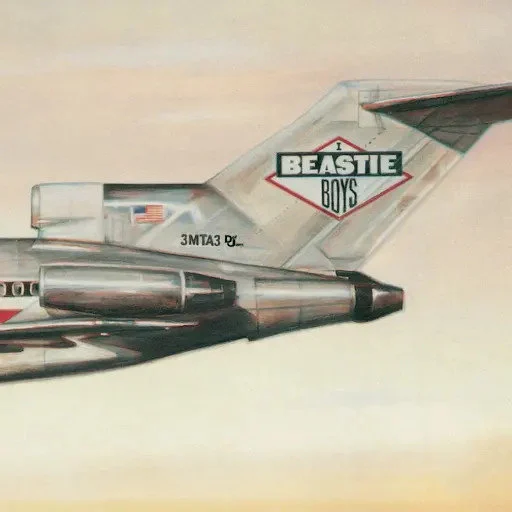 Okładka płyty winylwoej wykonawcy Beastie Boys o tytule Licensed to Ill