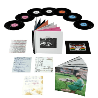 Okładka płyty winylowej artysty Joe Strummer and The Mesceloros o tytuleJOE STRUMMER 002: THE MESCALEROS YEARS BOX SET 7Lps