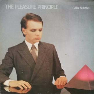 Okładka płyty winylowej artysty Gary Numan o tytule The Pleasure Principle